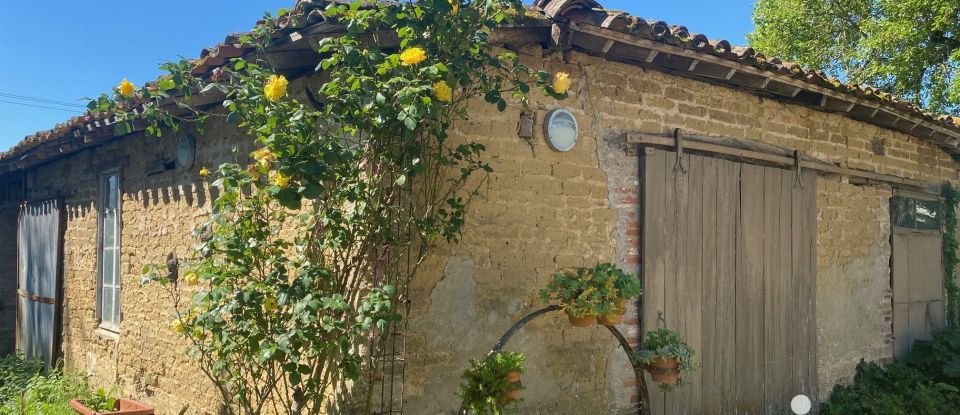 Maison de campagne 10 pièces de 296 m² à Giroussens (81500)