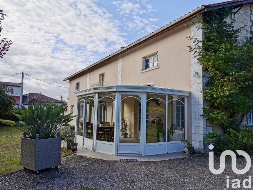 House 9 rooms of 229 m² in Barbezieux-Saint-Hilaire (16300)