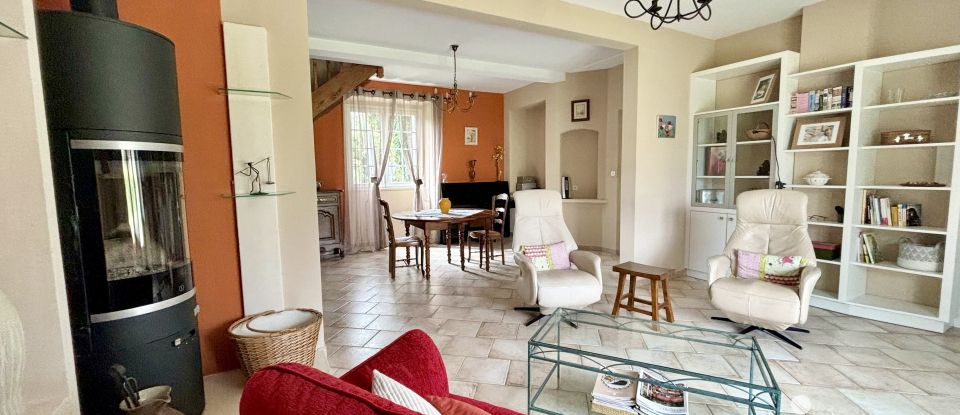 House 9 rooms of 229 m² in Barbezieux-Saint-Hilaire (16300)