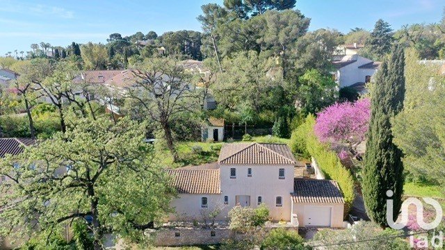 Maison 10 pièces de 140 m² à Toulon (83000)