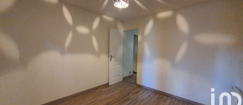 Appartement 4 pièces de 75 m² à Cabannes (13440)