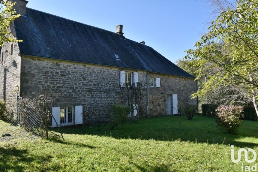 Maison 5 pièces de 210 m² à Peyrelevade (19290)