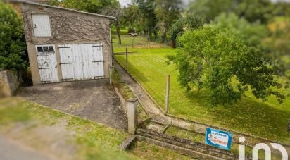 Parking of 80 m² in Chasseneuil-sur-Bonnieure (16260)