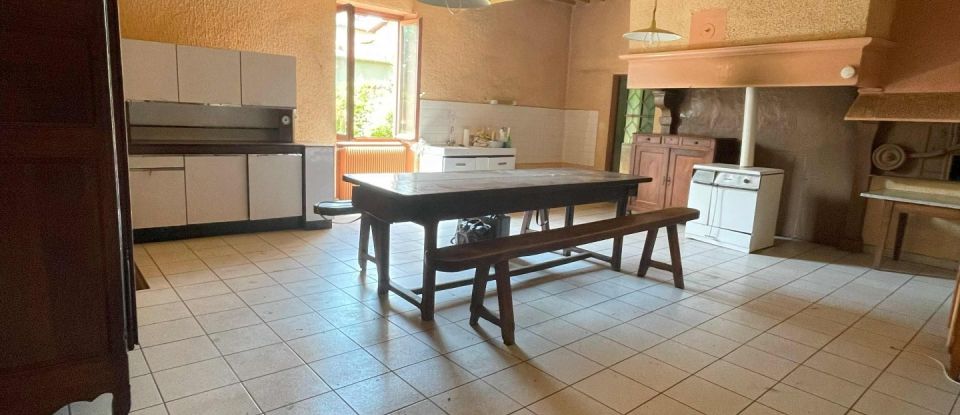 Farm 3 rooms of 275 m² in Bessenay (69690)