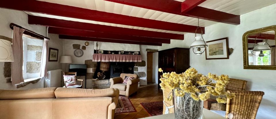 House 5 rooms of 125 m² in Plonéour-Lanvern (29720)