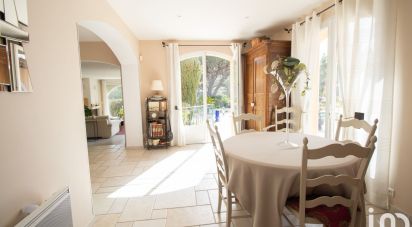 House 7 rooms of 205 m² in Saint-Raphaël (83700)