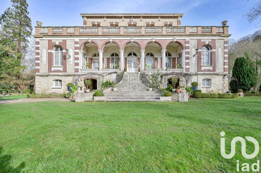 Château 13 pièces de 550 m² à Val-de-Reuil (27100)