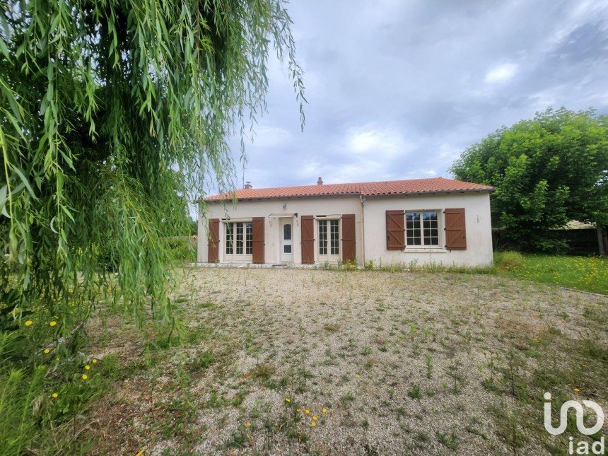 Maison 4 pièces de 100 m² à Bouillé-Saint-Paul (79290)