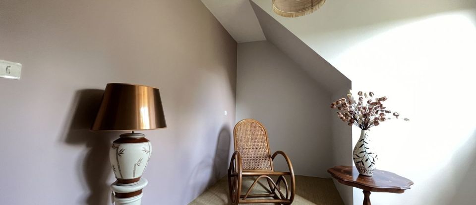 Maison traditionnelle 8 pièces de 274 m² à Le Vernet (03200)