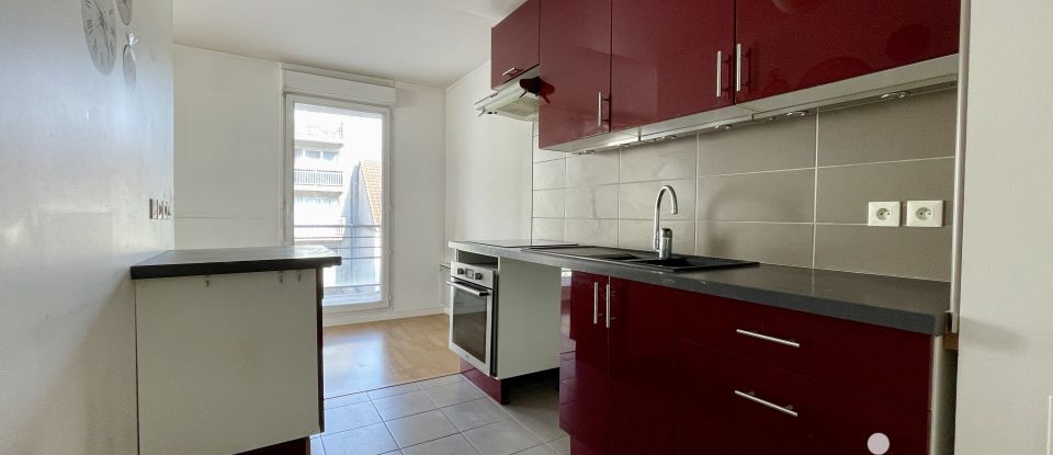 Apartment 3 rooms of 63 m² in Ermont (95120)