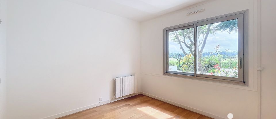 Duplex 4 rooms of 135 m² in Saint-Cloud (92210)