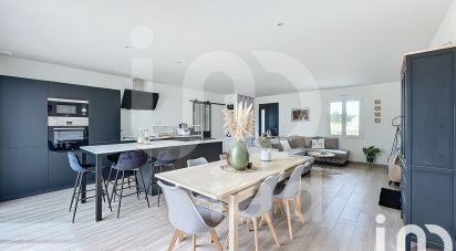 Maison 5 pièces de 92 m² à Ferrières (17170)