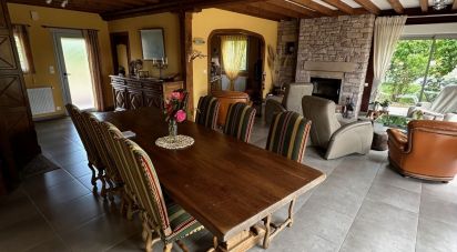 Traditional house 7 rooms of 193 m² in Saint-Planchers (50400)