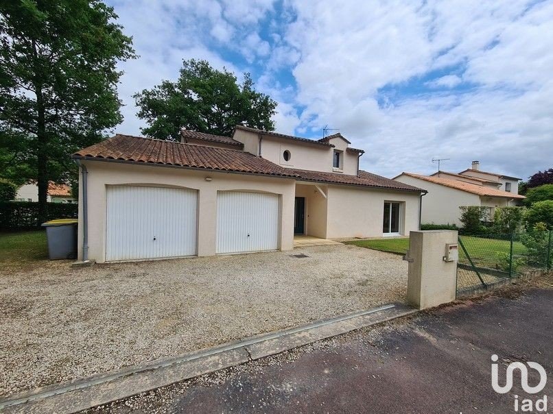 Maison 7 pièces de 145 m² à Mignaloux-Beauvoir (86550)