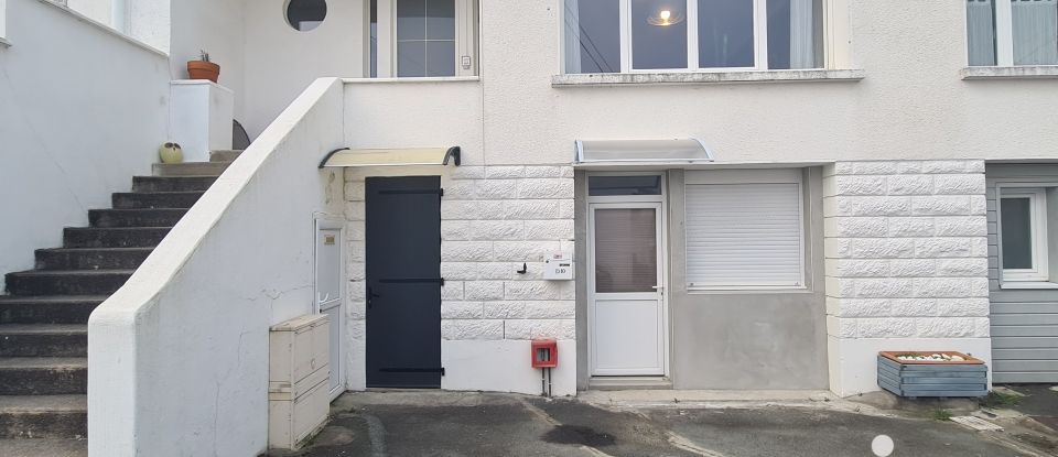 Apartment 2 rooms of 45 m² in La Rochelle (17000)