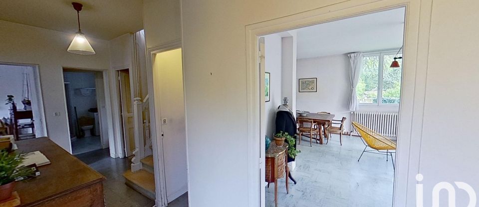 House 7 rooms of 160 m² in Fontainebleau (77300)