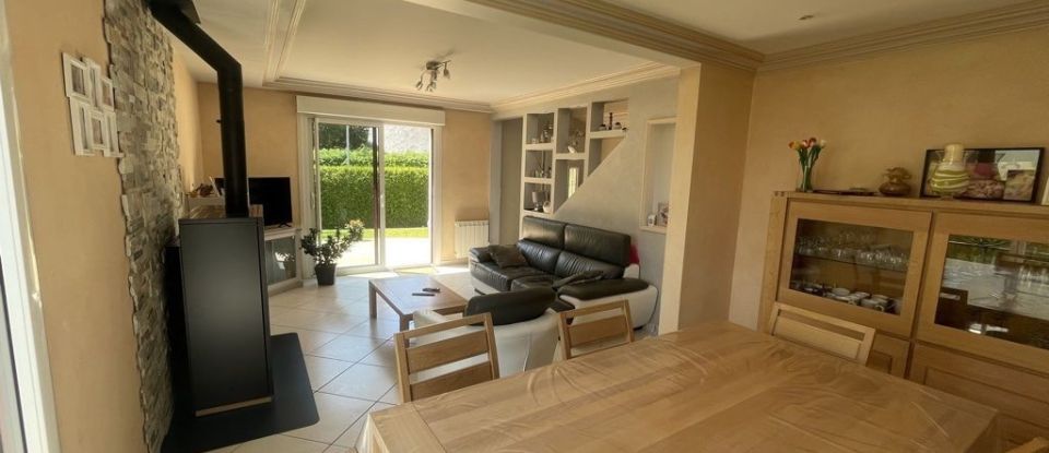 House 5 rooms of 105 m² in Le Mené (22330)