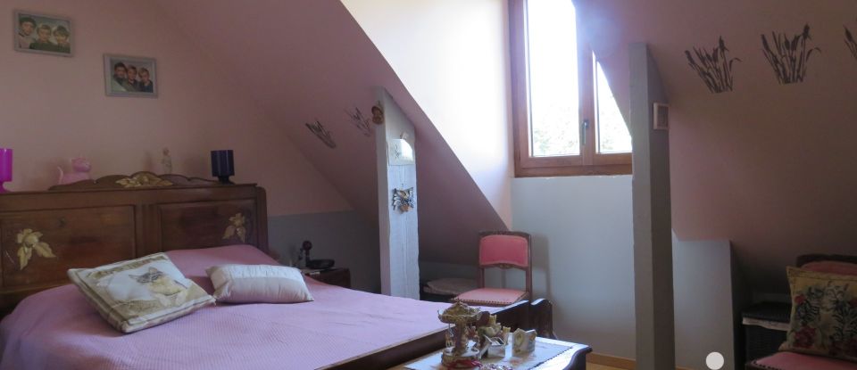 Traditional house 7 rooms of 140 m² in Amfreville-Saint-Amand (27370)