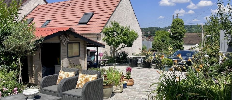 House 6 rooms of 125 m² in Saint-Chéron (91530)