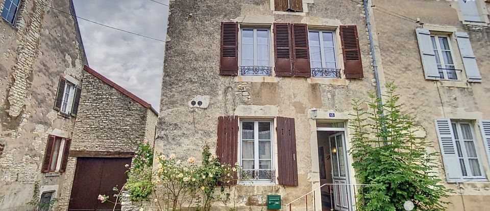 Maison de village 4 pièces de 79 m² à Arcy-sur-Cure (89270)