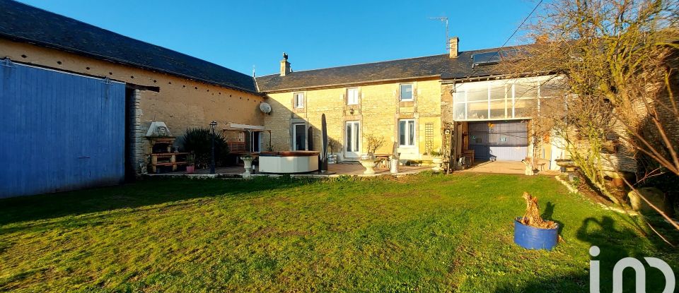 Maison de campagne 7 pièces de 160 m² à Cuhon (86110)