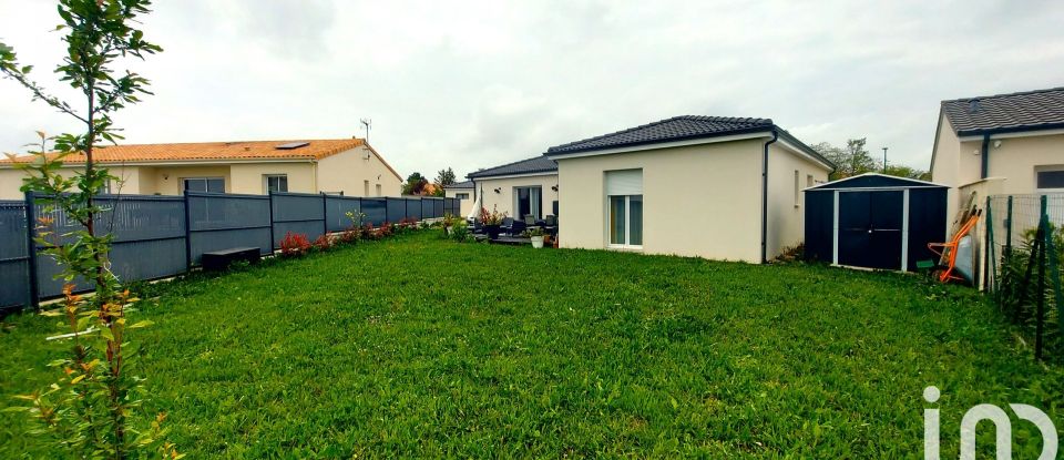 House 5 rooms of 106 m² in Cissé (86170)