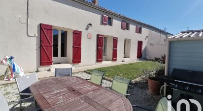 Maison de village 5 pièces de 107 m² à Saint-Saturnin-du-Bois (17700)