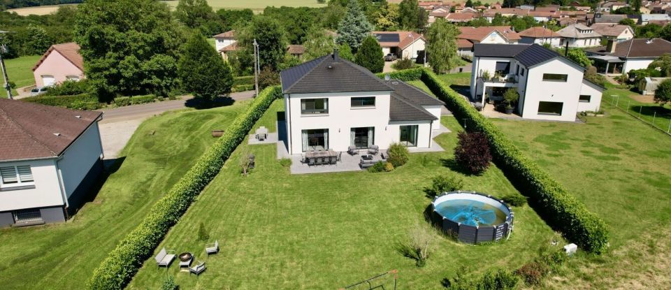 Maison 6 pièces de 157 m² à Ugny (54870)