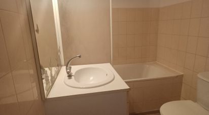 Studio 1 room of 32 m² in Six-Fours-les-Plages (83140)