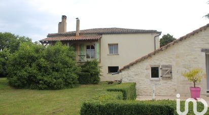 House 5 rooms of 155 m² in Pern (46170)