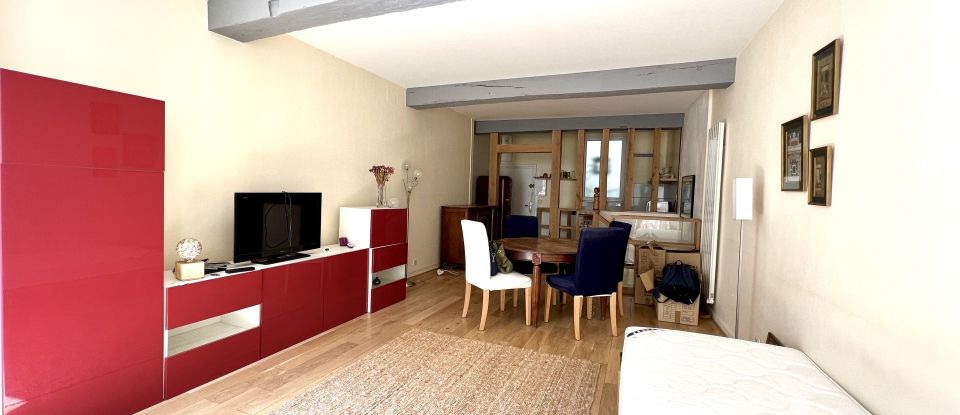 Apartment 3 rooms of 67 m² in La Rochelle (17000)