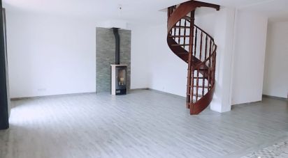 Maison 5 pièces de 112 m² à Solliès-Toucas (83210)