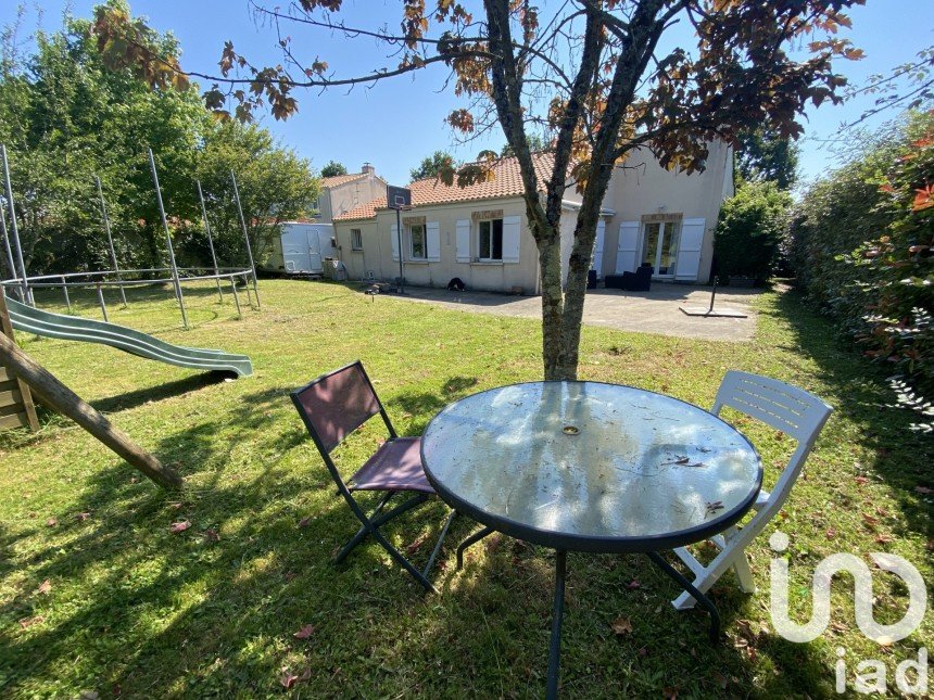 Traditional house 4 rooms of 92 m² in Le Cellier (44850)