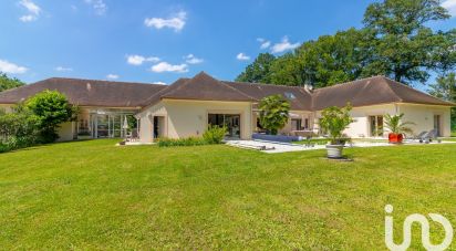 Bastide 12 pièces de 458 m² à Favrieux (78200)