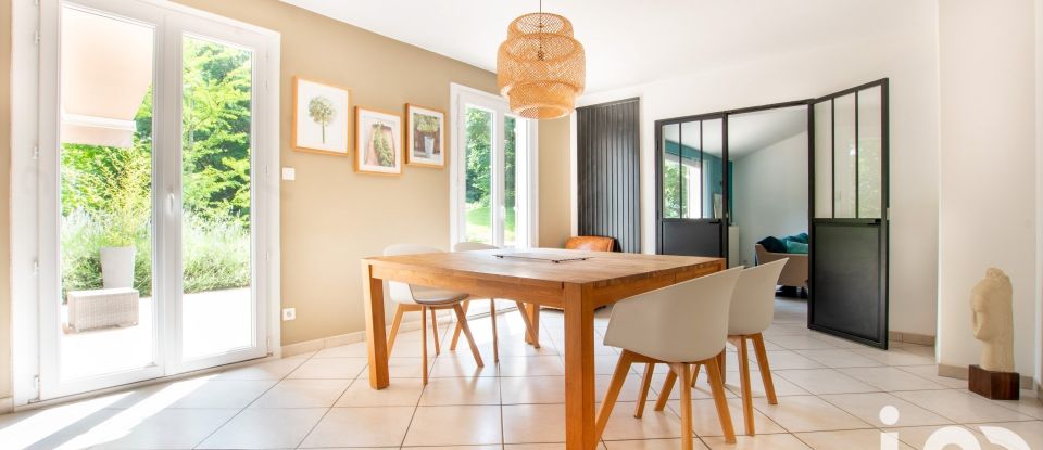 Maison 8 pièces de 203 m² à Vienne (38200)