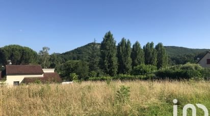 Land of 1,380 m² in Saint-Jean-Lespinasse (46400)