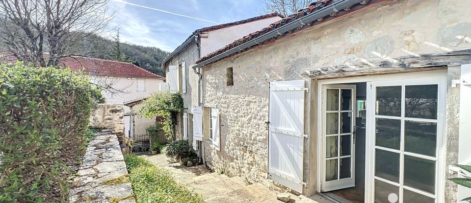 Maison de village 7 pièces de 177 m² à - (46090)