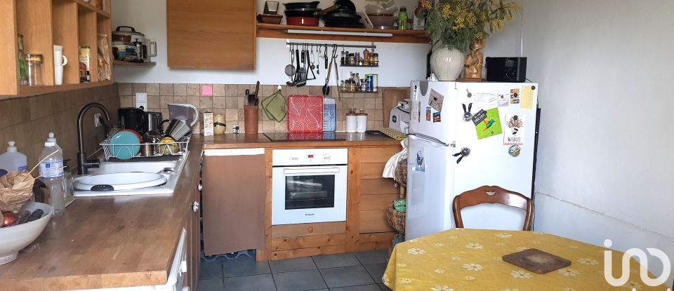 Village house 7 rooms of 145 m² in Fontjoncouse (11360)