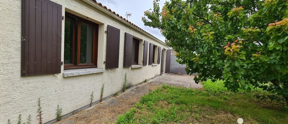 Traditional house 4 rooms of 92 m² in La Jarrie (17220)