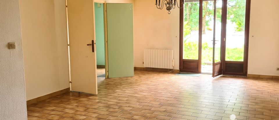 Traditional house 4 rooms of 92 m² in La Jarrie (17220)