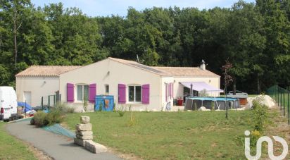 Maison traditionnelle 5 pièces de 141 m² à Bussac-sur-Charente (17100)