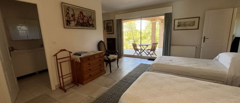 House 5 rooms of 163 m² in Sanilhac-Sagriès (30700)