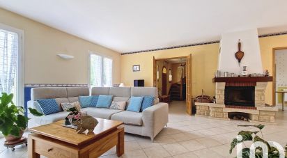 Traditional house 5 rooms of 140 m² in Breuillet (17920)