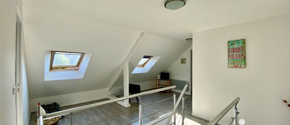 Maison traditionnelle 7 pièces de 144 m² à Cléguer (56620)