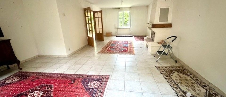 Traditional house 6 rooms of 130 m² in Montmorency (95160)