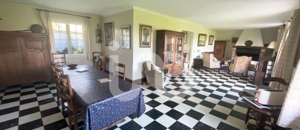 Traditional house 7 rooms of 205 m² in Malleville-sur-le-Bec (27800)