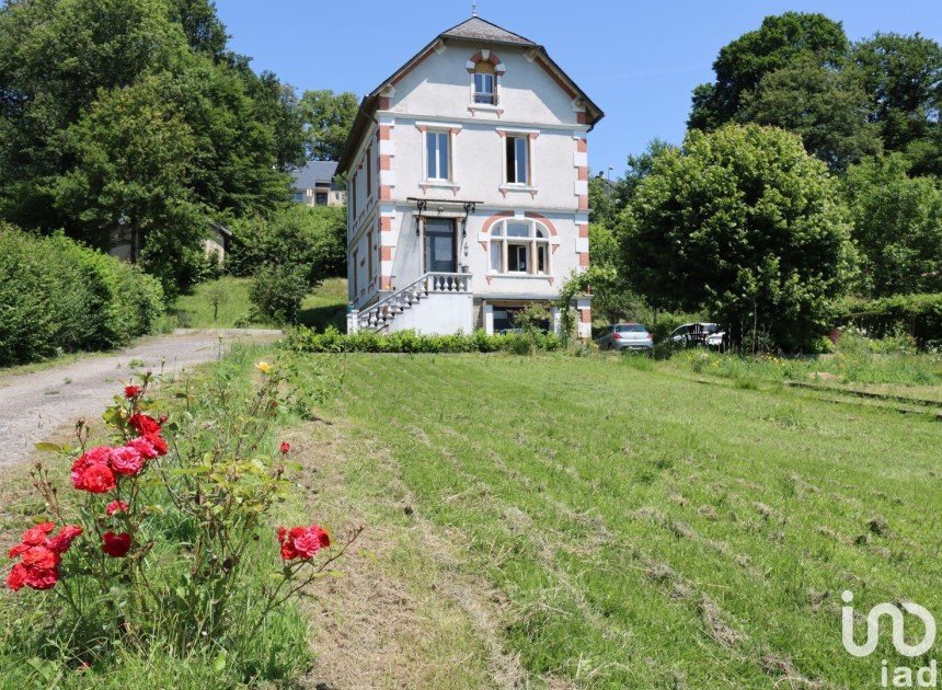 Maison 6 pièces de 141 m² à Ydes (15210)