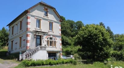 Maison 6 pièces de 141 m² à Ydes (15210)