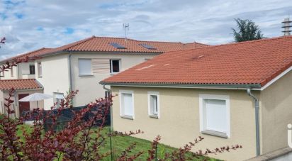 Maison 4 pièces de 90 m² à Saint-Denis-lès-Bourg (01000)