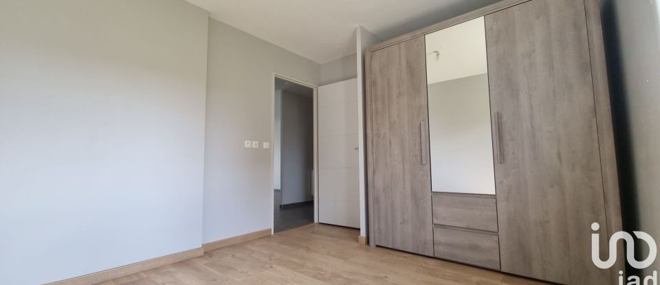 Maison 4 pièces de 90 m² à Saint-Denis-lès-Bourg (01000)